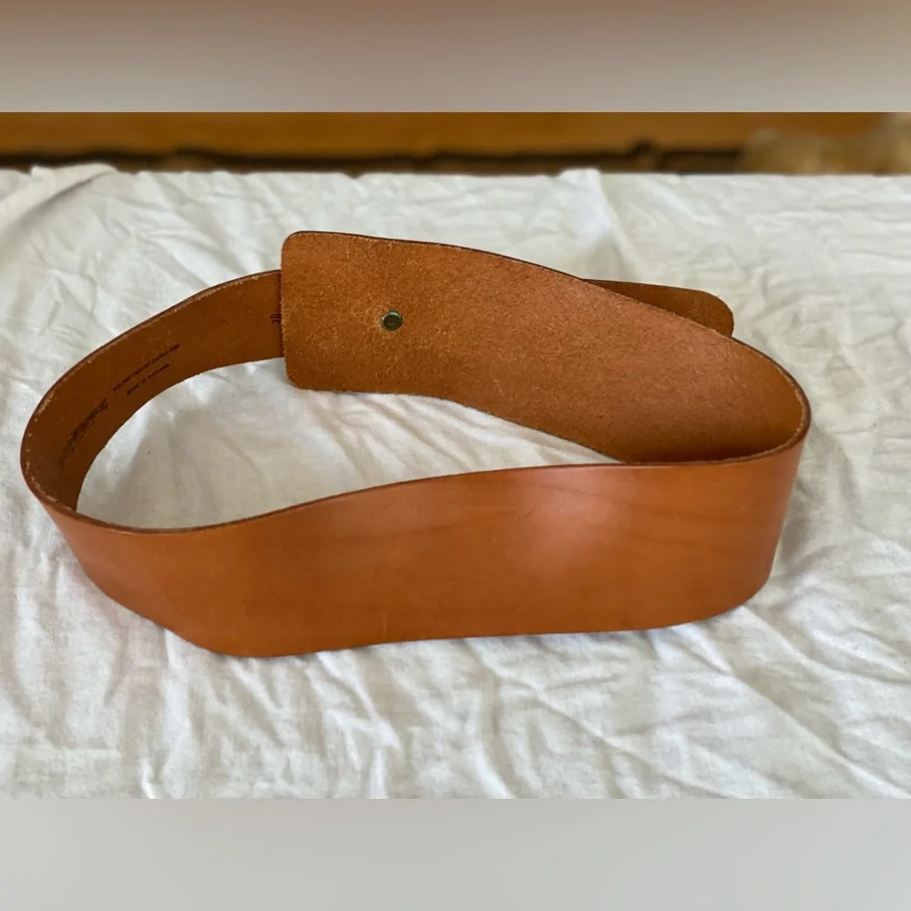 1980’s BANANA REPUBLIC BROWN LEATHER BELT MADE IN ENGLAND - Picture 11 of 14